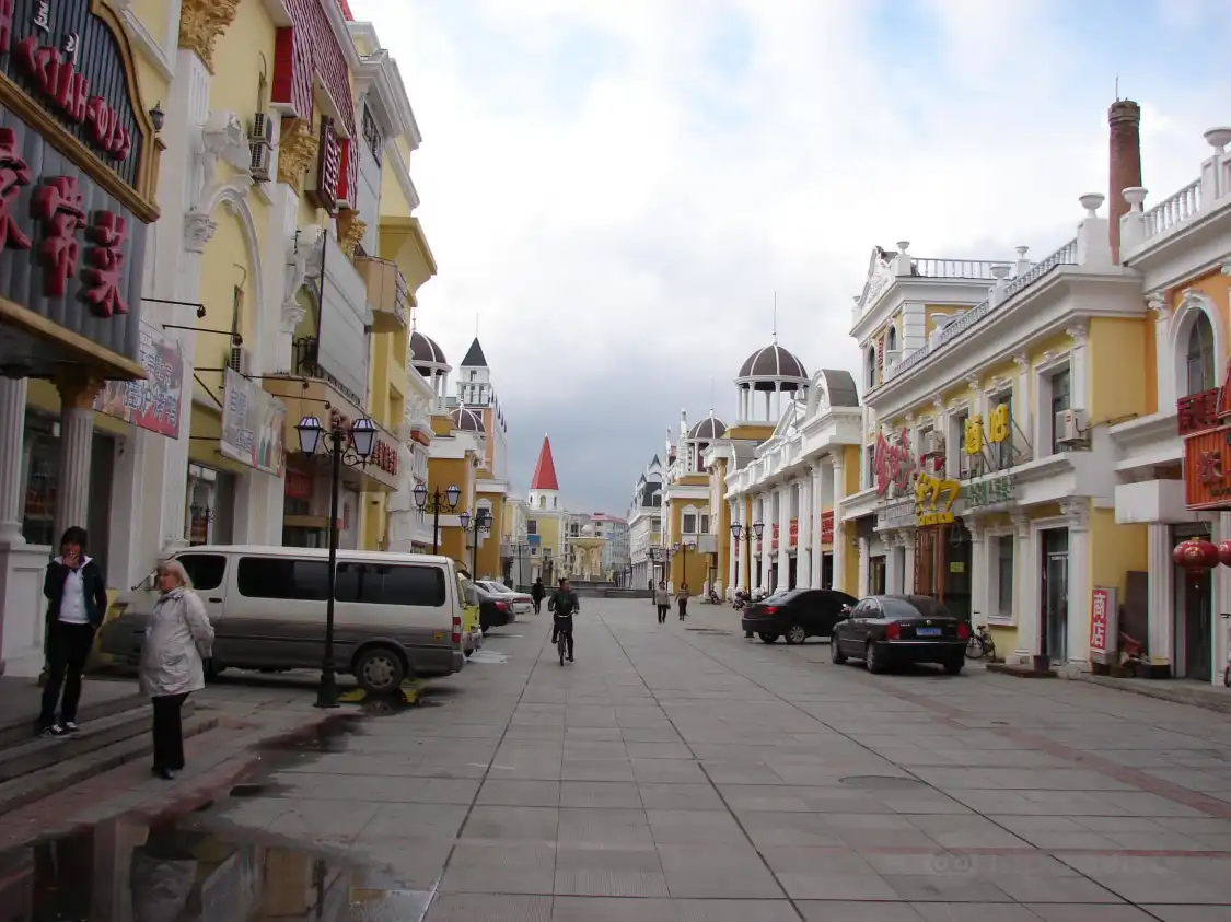 Hotel dekat Hunchun Construction & Decorating Materials Street