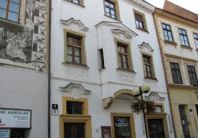 House of the Golden Well