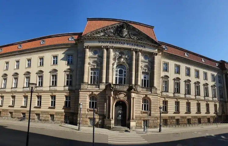 Các khách sạn gần Viadrina University