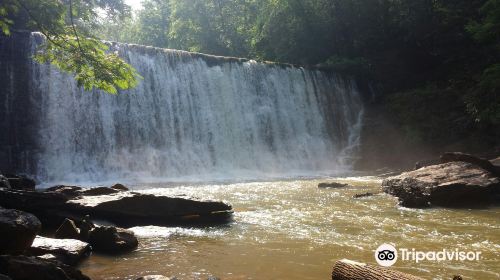 Vickery Creek Trail