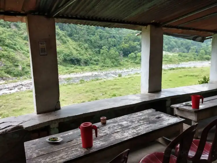 Hotels near Stream