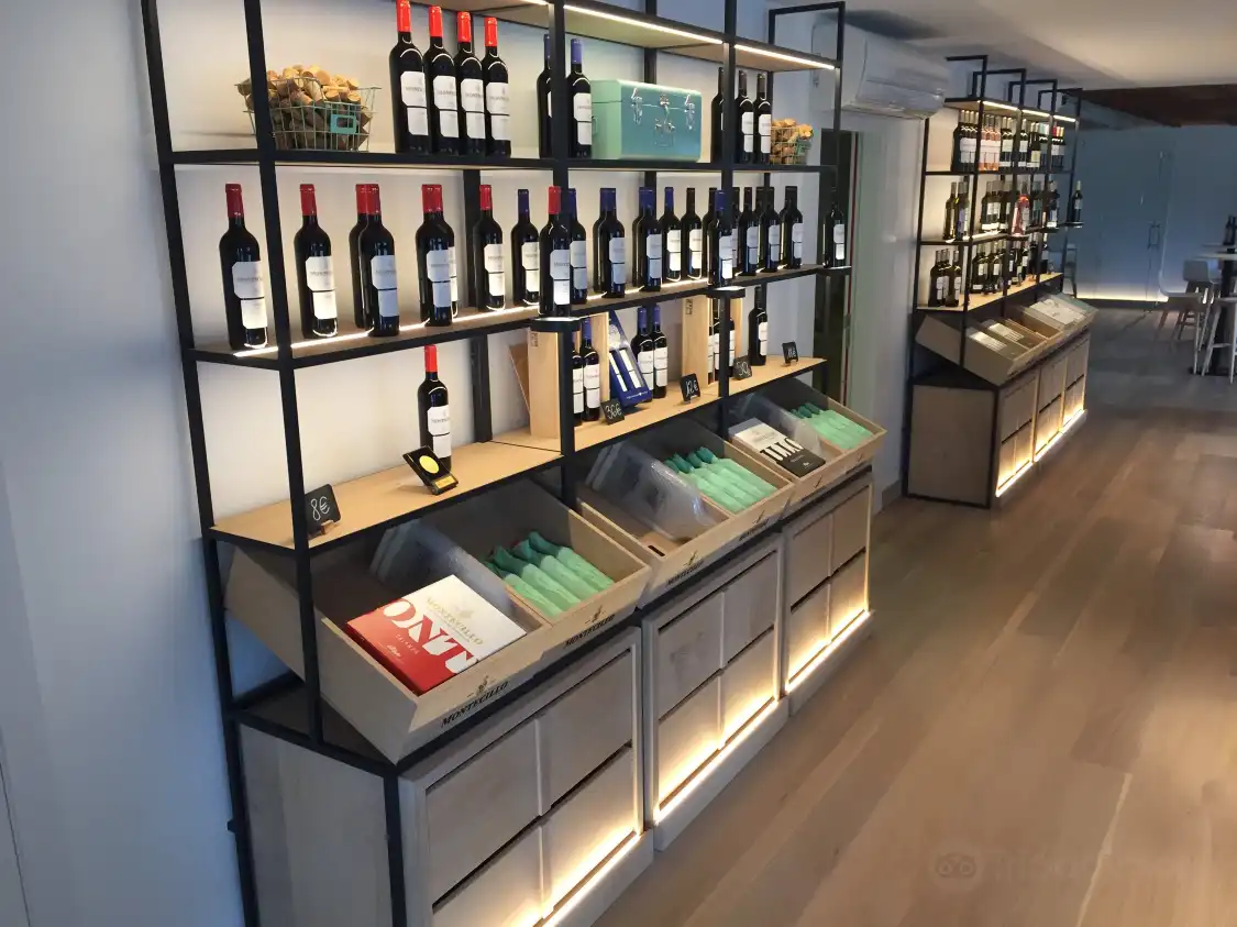 Отели рядом с достопримечательностью «Bodegas Montecillo»