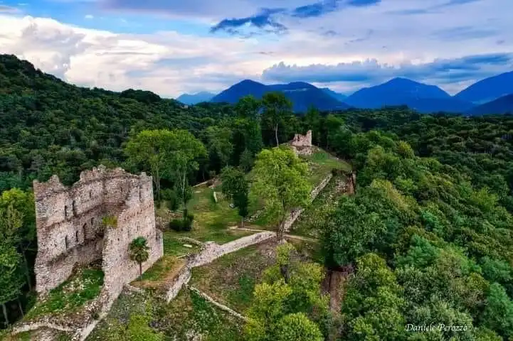 Hotels in Cuasso al Monte