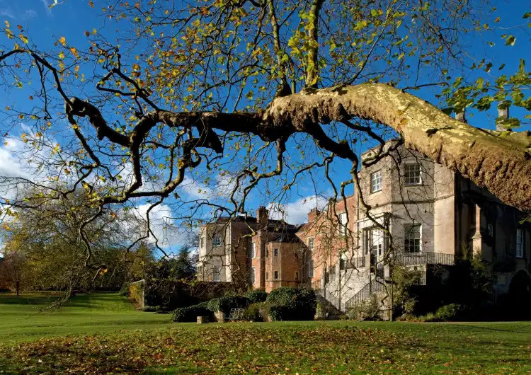 Hotels in Mottisfont