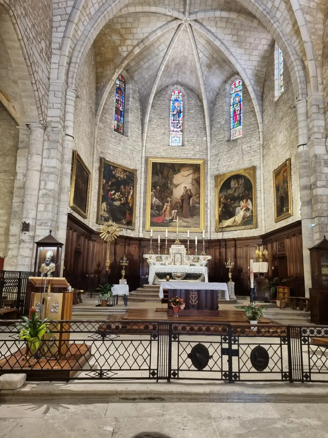 Abbaye de Saint-Gilles附近的飯店