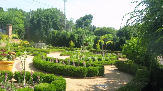 Paul J Ciener Botanical Garden