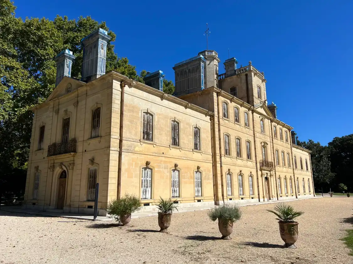 Hotels near Chateau d'Avignon