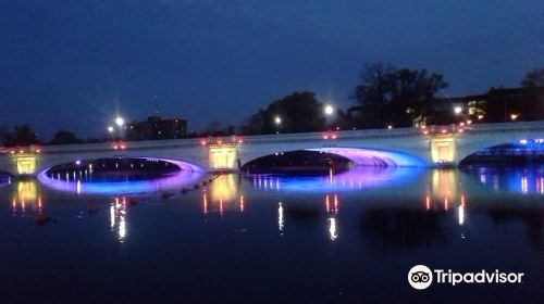 River Lights Plaza