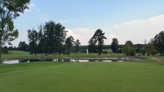White River Country Club