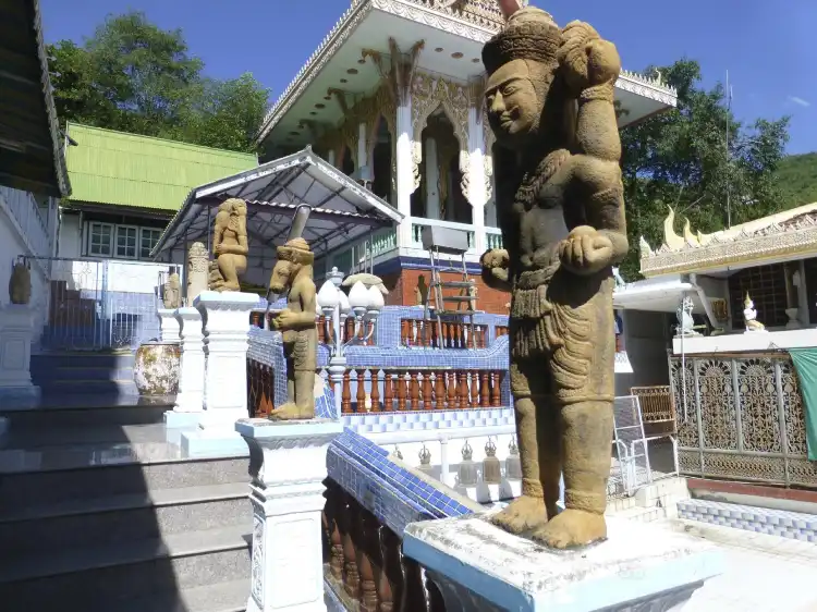 Hotels in Khok Samrong