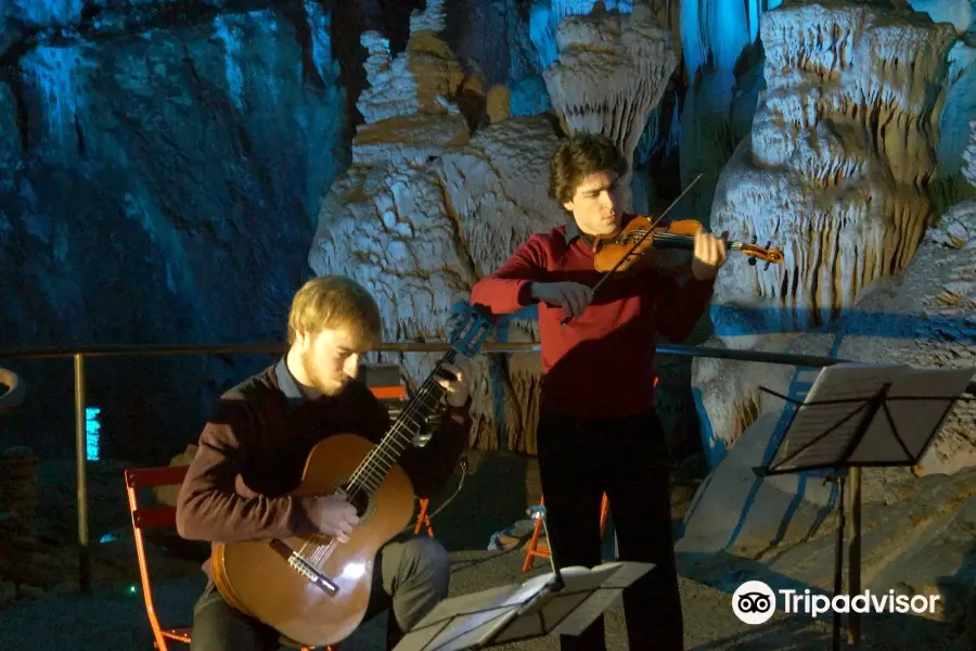 Grotte de la Salamandre