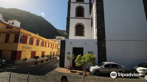 Torre mirador, museo de arte sacro e iglesia Parroquial de Santa Ana