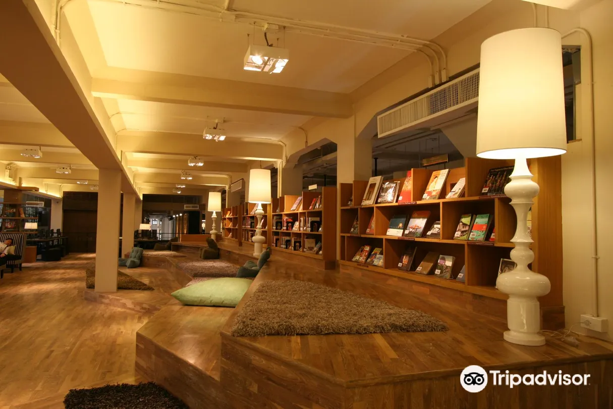 3_拉塔納科辛展覽館