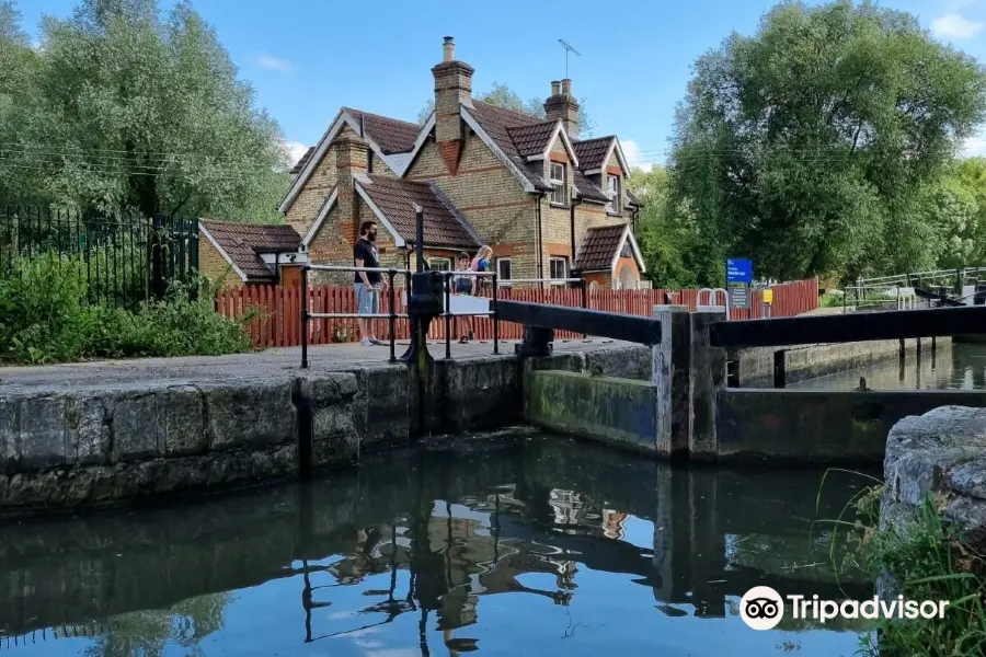 Lee Valley Boat Centre Ltd