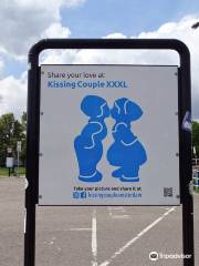 Kissing Couple XXXL