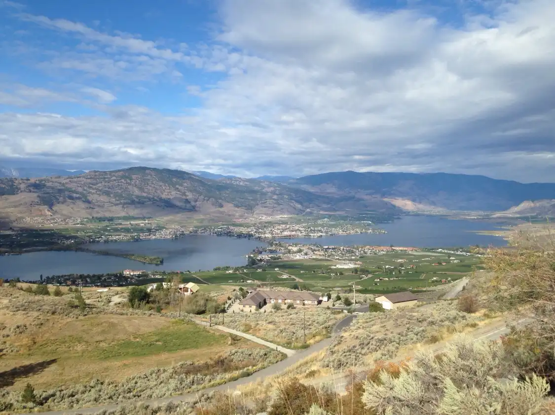 Hotels near Osoyoos Lake
