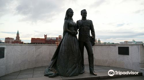 Monument to Honeymooners Grace Kelly and Rainier III