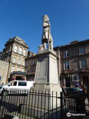 War Memorial To Cameron Highlanders