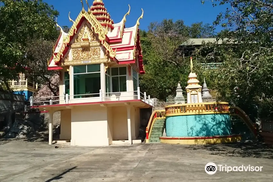 Wat Khao Wongkhot (Bat Cave)