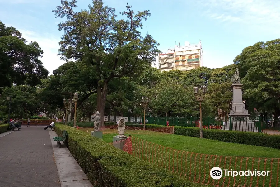 Plaza General Pueyrredon