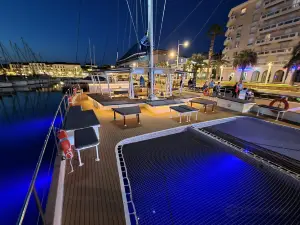 AMC Cape Grace Saint-Raphaël Vieux-Port - Crosières tout inclus en maxi-catamarans & privatisation dans le Var
