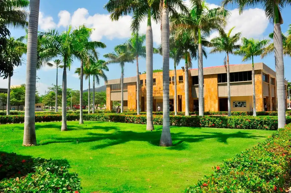 Hotels near Universidad del Magdalena