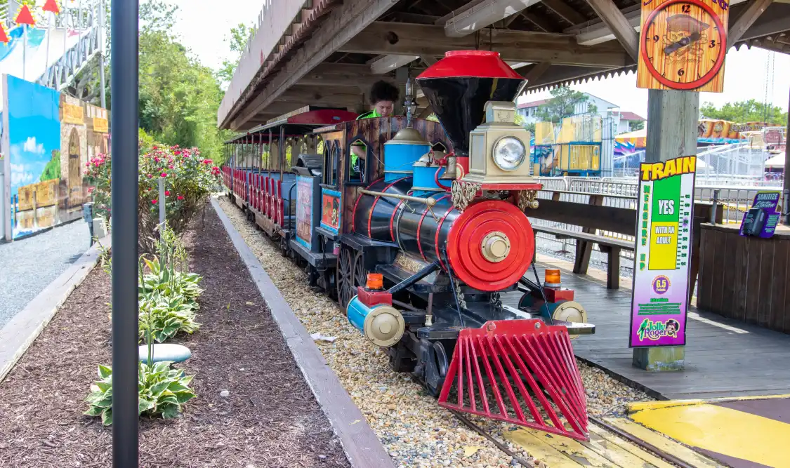 Hotels near Jolly Roger Amusement Park