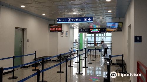 Samcheok Maritime Cable Car (Jangho Station)