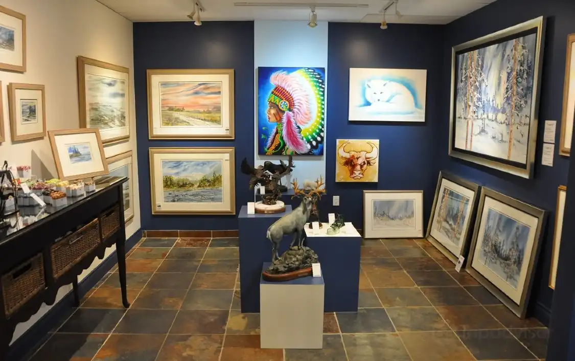 Hotels near Canwest Art Gallery on the Lake