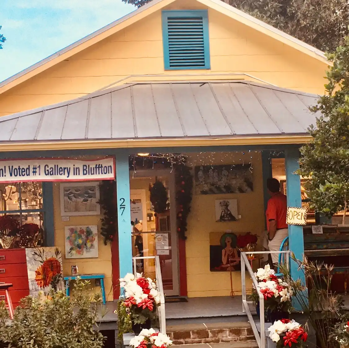 Hotels near Pluff Mudd Art