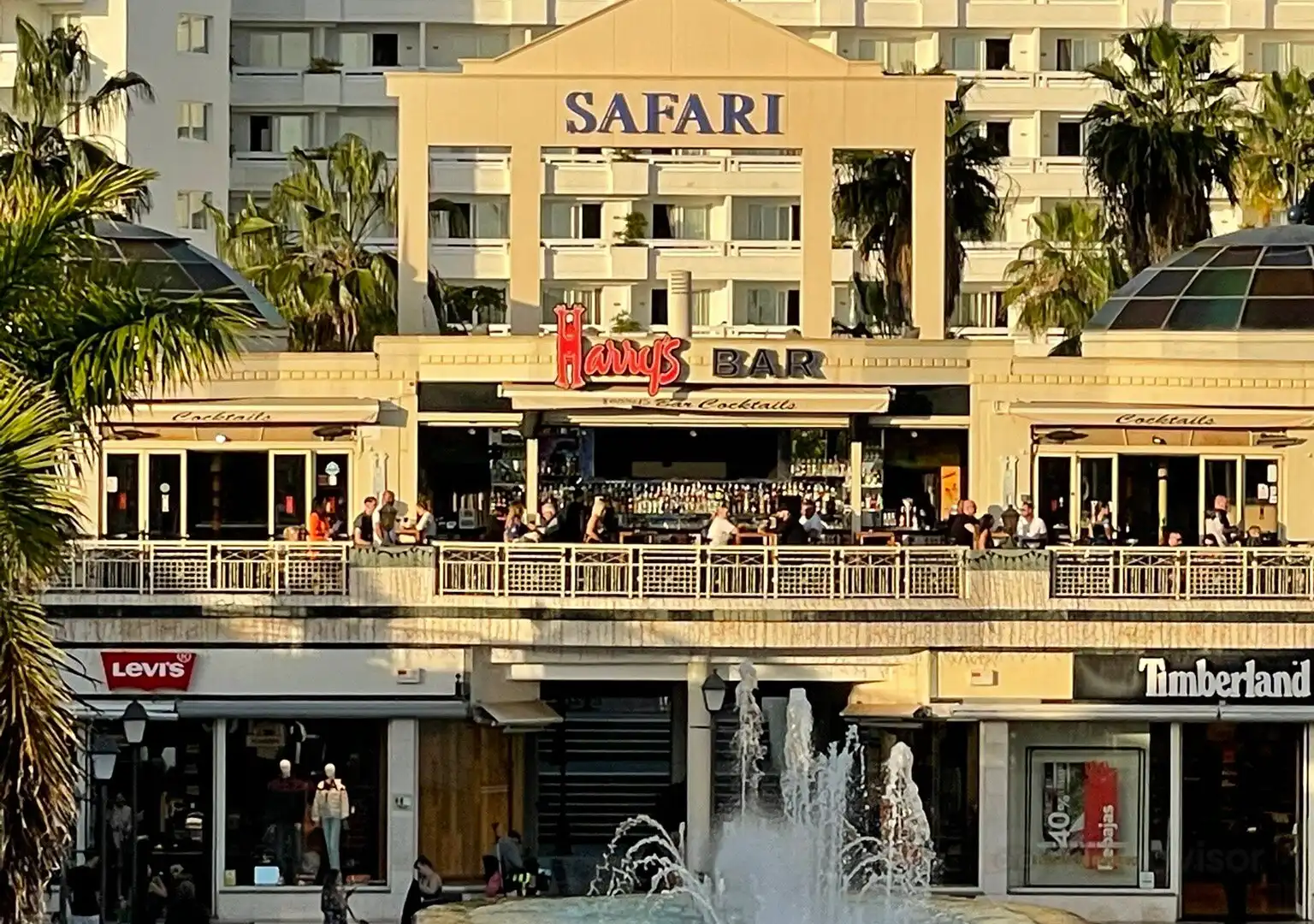 Hotels near Harry's Bar