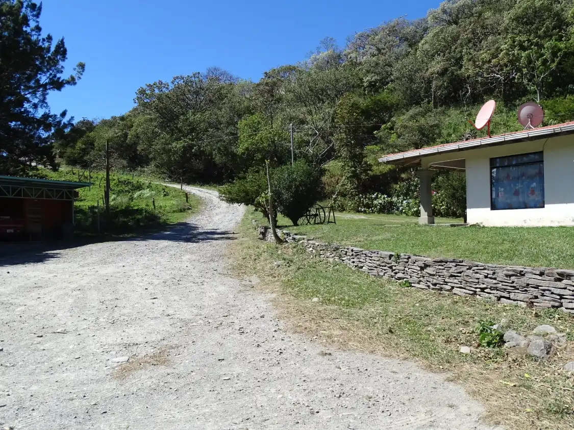 Hotels near Finca Lindora