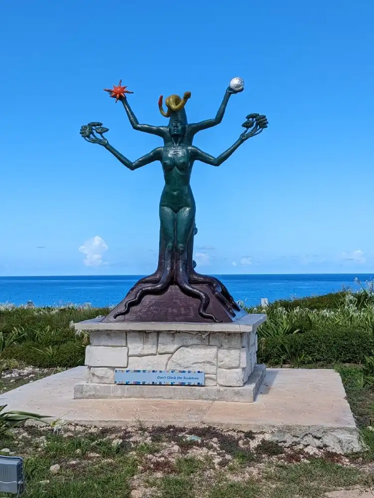 Hotels near Punta Sur