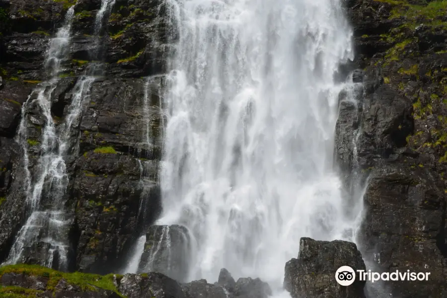 Espelandsfossen Waterfall