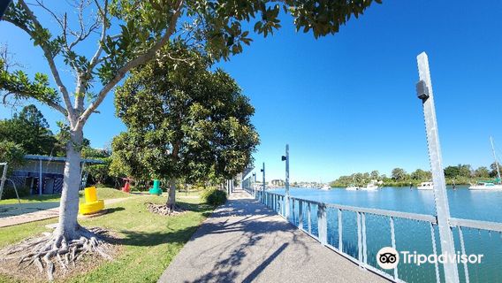 Восток Шорс