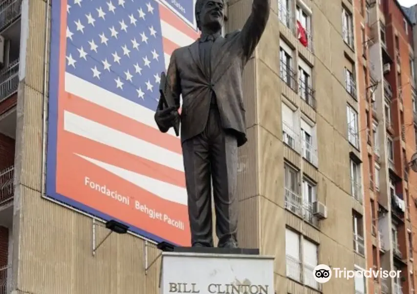 Statue of Bill Clinton