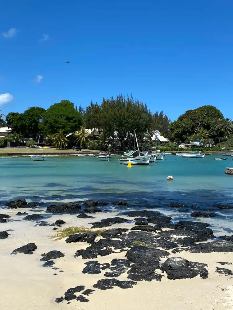 Hotels near Anse La Raie Beach