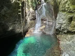 Cascate Delle Libellule Azzurre