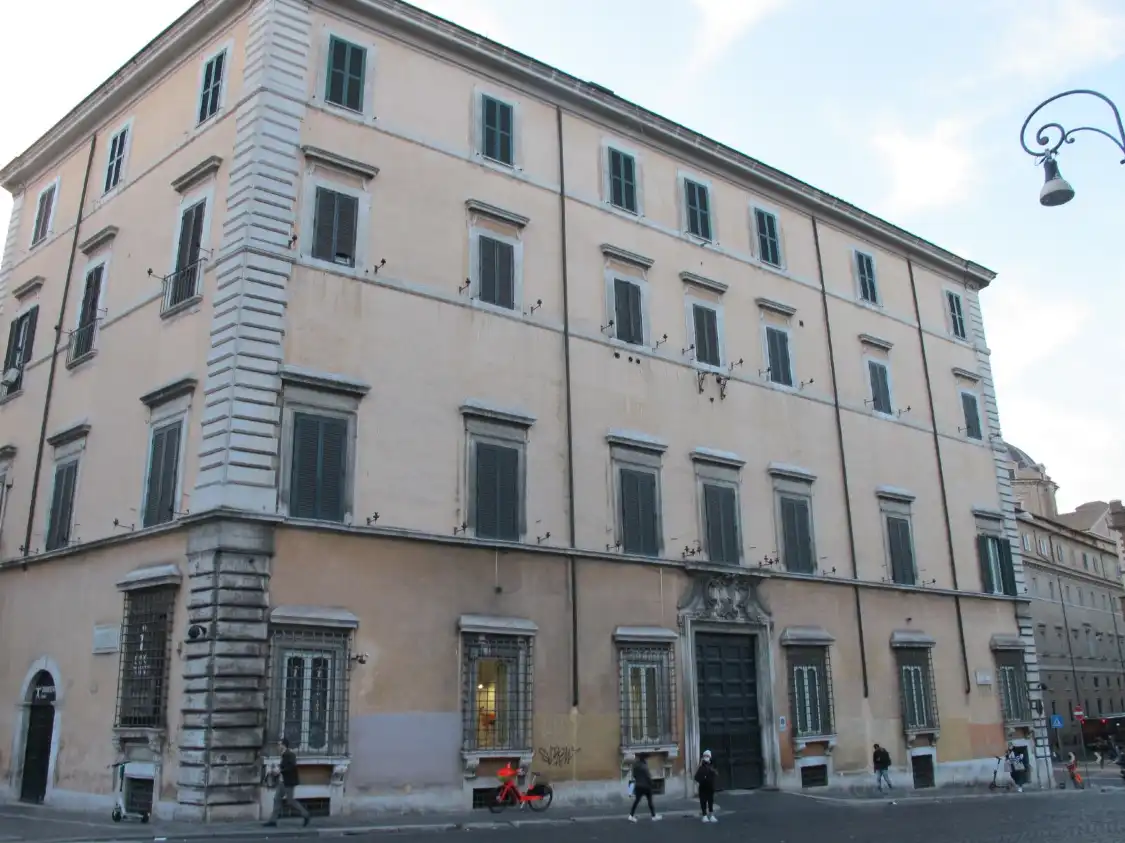 Hotel in zona Palazzo Muti Bussi