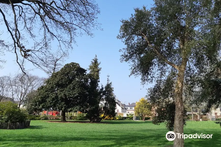 Square de Villeneuve