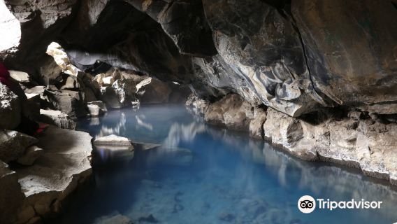 Grjótagjá cave