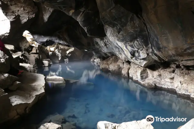 Geothermal Hot Spring Experiences in Iceland