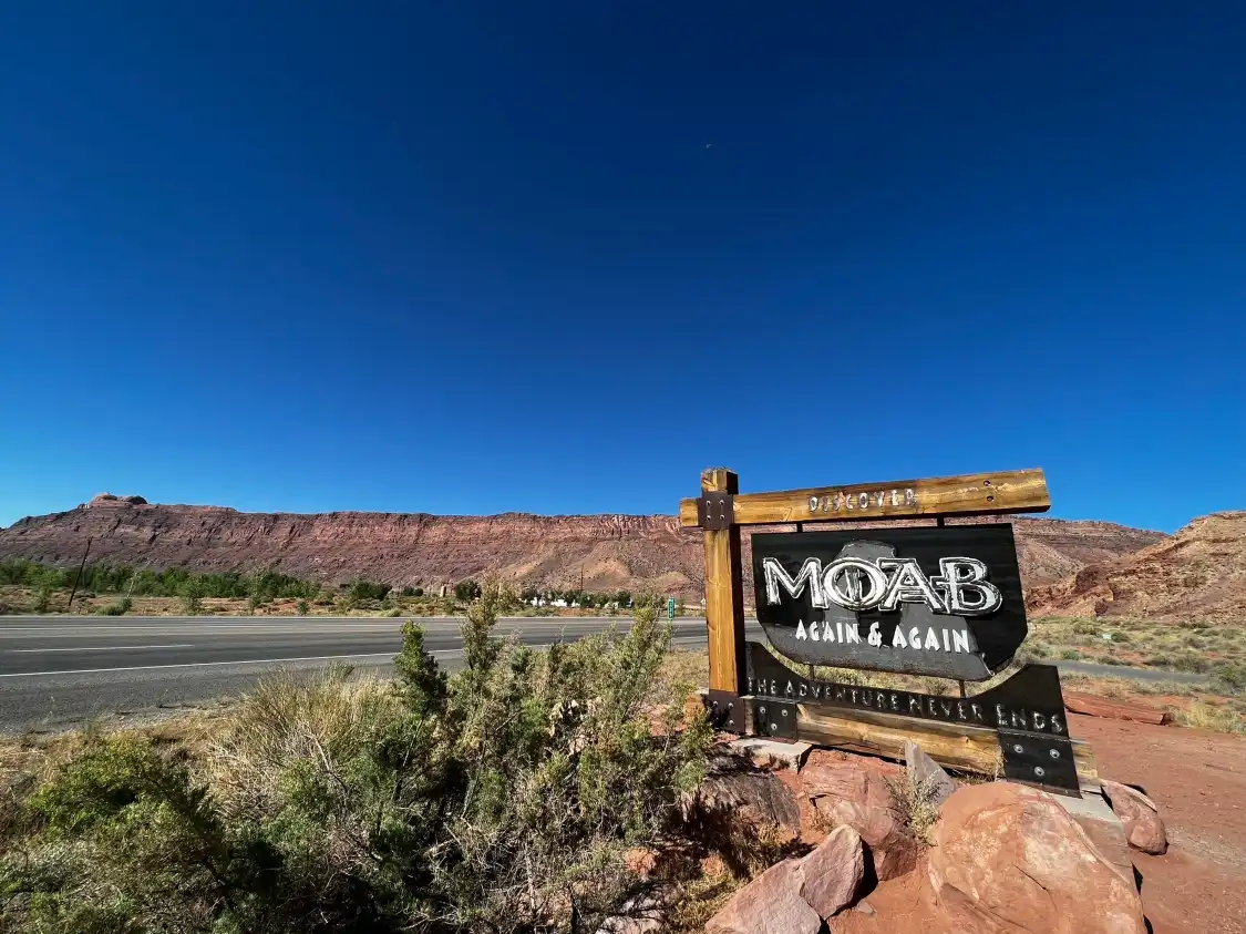 Hotels near Gemini Bridges