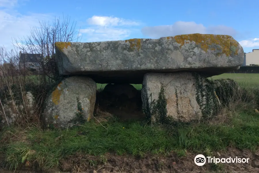 Menhir de Dievet