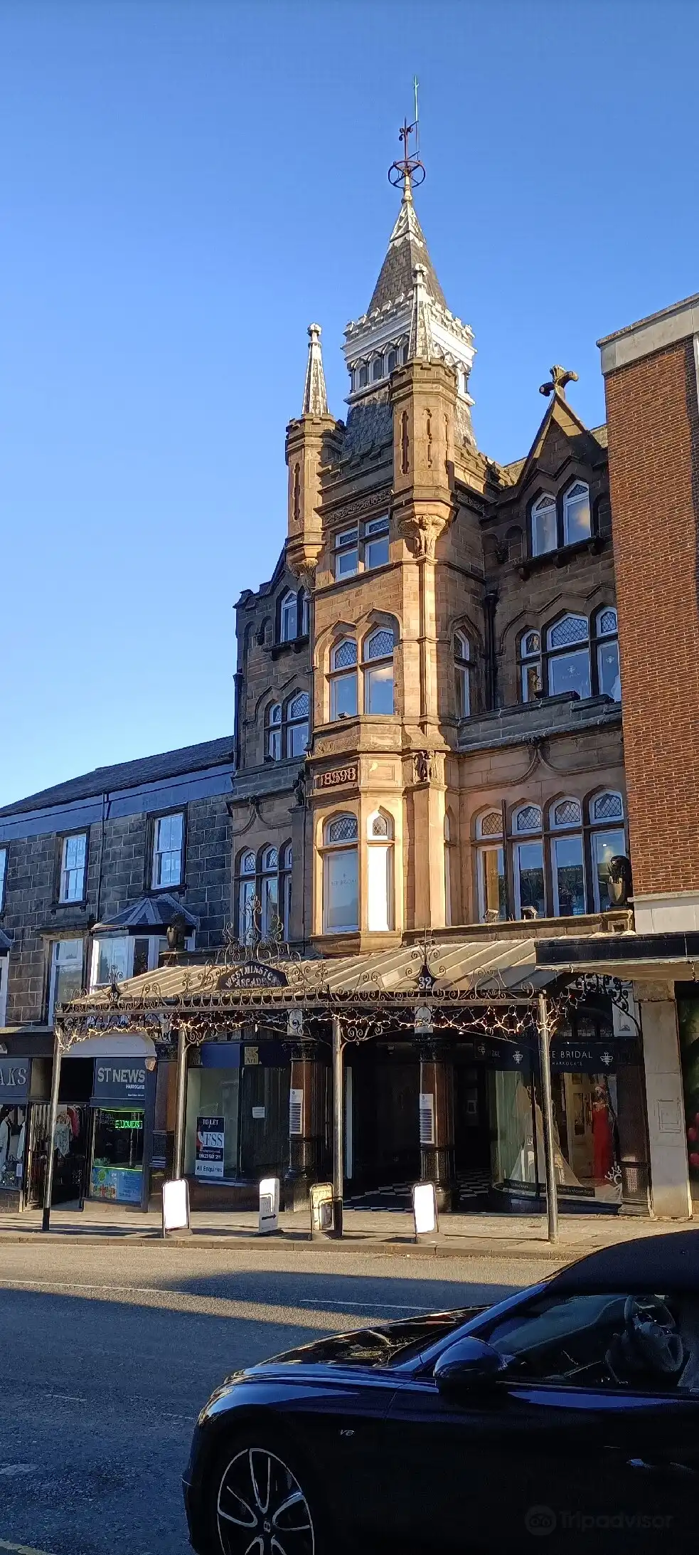 Hotels near Commercial St