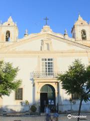 サンタ・マリア・デ・ラーゴス教会