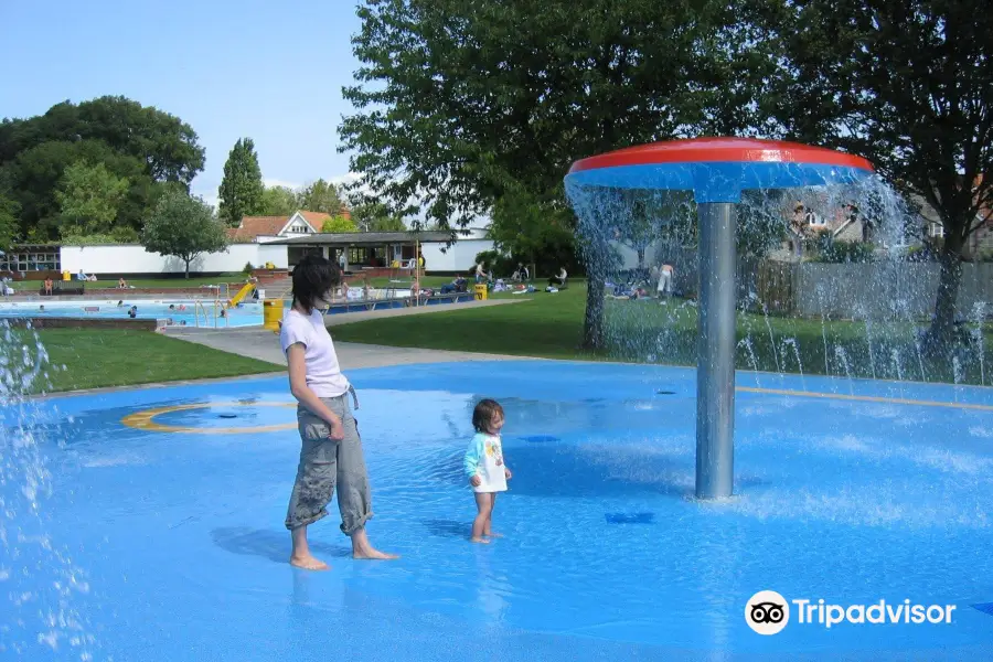 Greenbank Heated Outdoor Swimming Pool