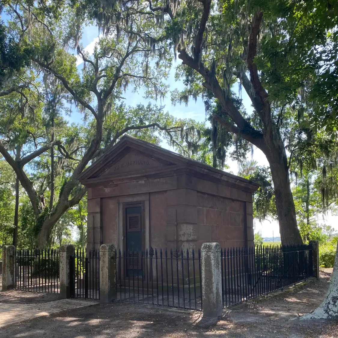 Hotels near Zion Cemetery and Baynard Mausoleum