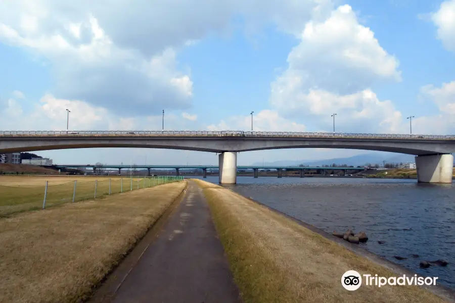 Chiko River Cycling Road