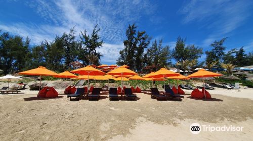 Moyo Beach Club